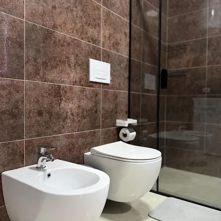 Town Square 6 * Тирана
